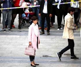 娱乐吃瓜拍摄现场,娱乐圈最新吃瓜瞬间,明星幕后花絮大揭秘